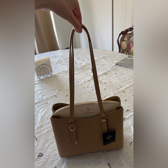 🤎 Neutral Structured Tote – Chic Everyday Handbag (NWT) Nanette Lepore - Picture 2 of 6